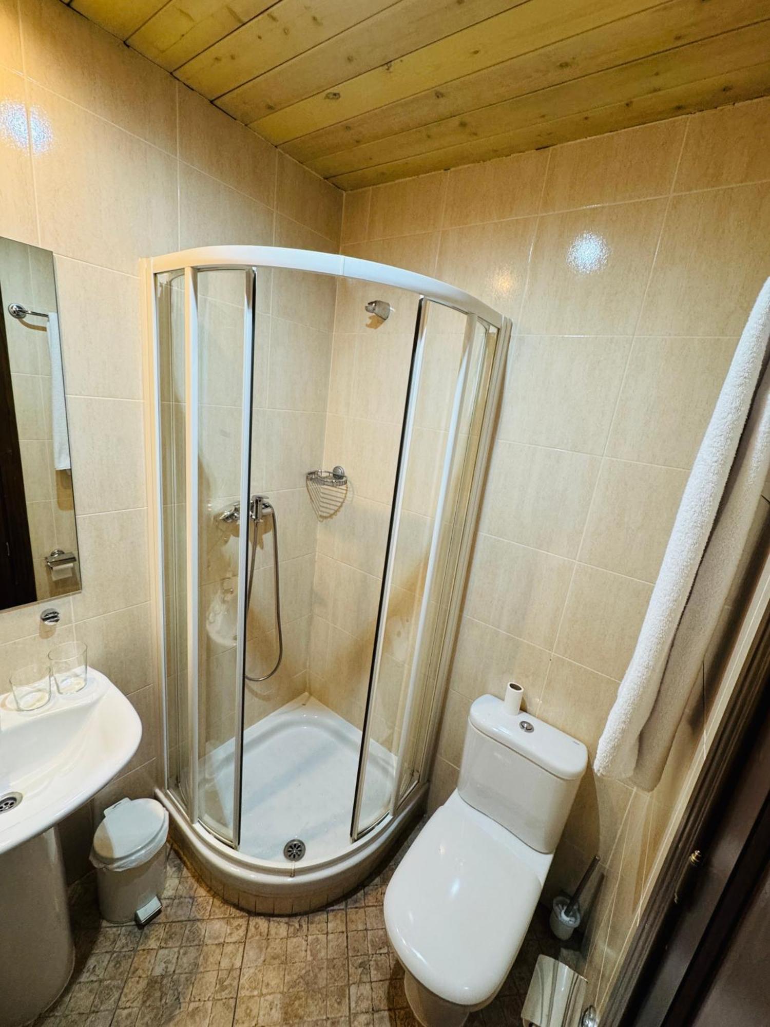 Hostal Nau Pradets Vielha Kültér fotó
